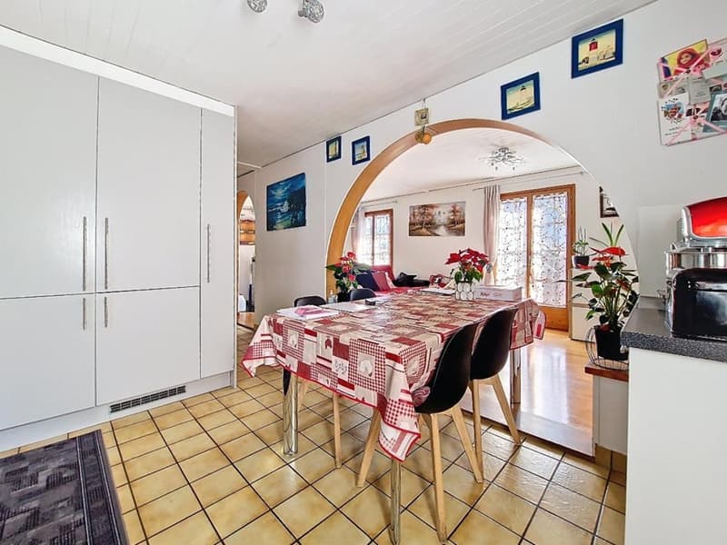 Fully, charming 5.5-room house of 160 m2 with garage and parking spaces (7)