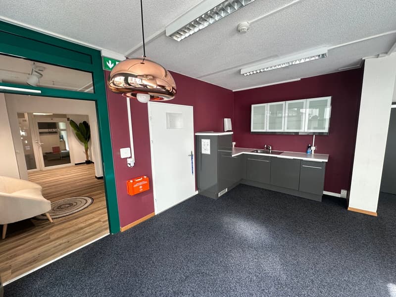 Crissier – Bureau de 149 m² au rez-de-chaussée, proche du centre et des accès autoroutiers (7)