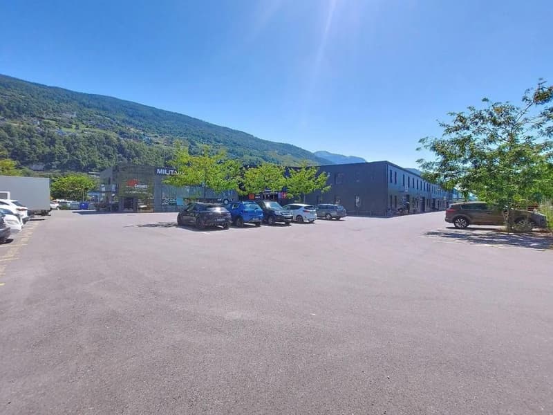 Sion, locale di stoccaggio a noleggio al piano terra di 355 m2 in un edificio industriale completamente ristrutturato (6)