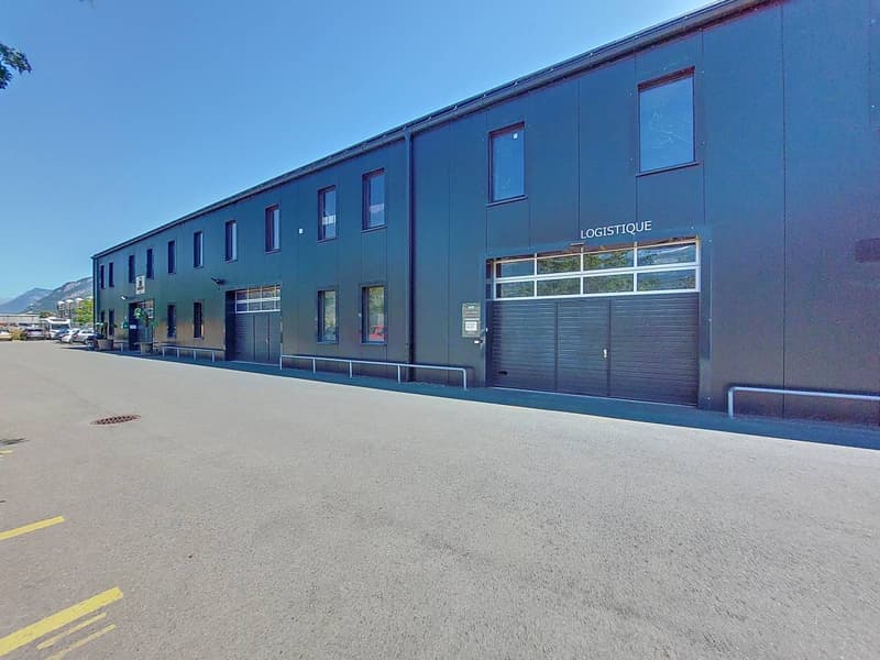 Sion, locale di stoccaggio a noleggio al piano terra di 355 m2 in un edificio industriale completamente ristrutturato (1)
