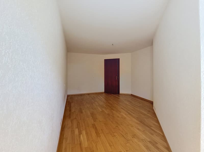 Sion, 2.5-Zimmer-Wohnung im Westen der Stadt mit Parkplatz (10)