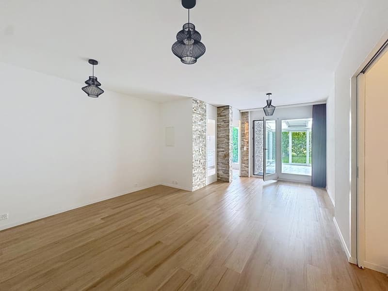 Sion – 2.5-Zimmer-Wohnung im Erdgeschoss mit privater Wiese und Garage-Box, nahe der Innenstadt (2)