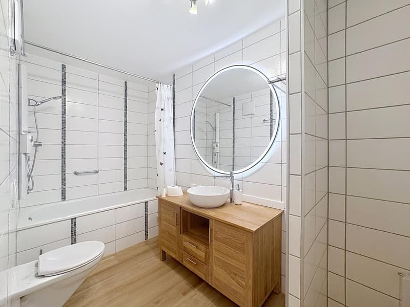 Sion – 2.5-Zimmer-Wohnung im Erdgeschoss mit privater Wiese und Garage-Box, nahe der Innenstadt (10)