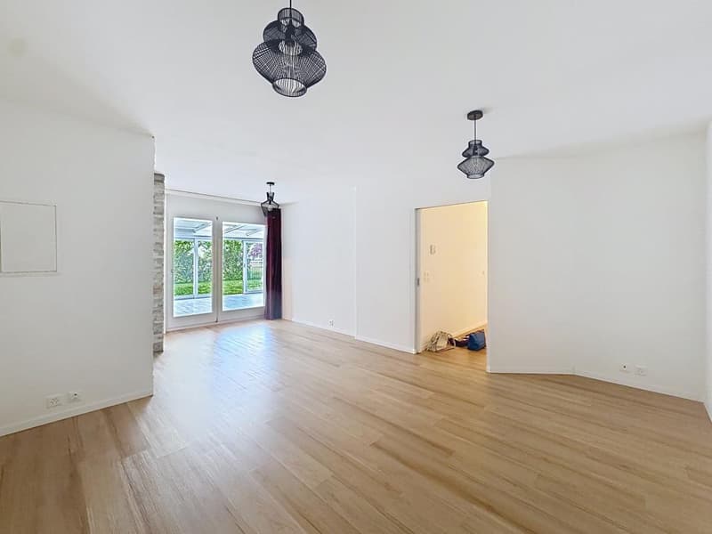 Sion – 2.5-Zimmer-Wohnung im Erdgeschoss mit privater Wiese und Garage-Box, nahe der Innenstadt (7)