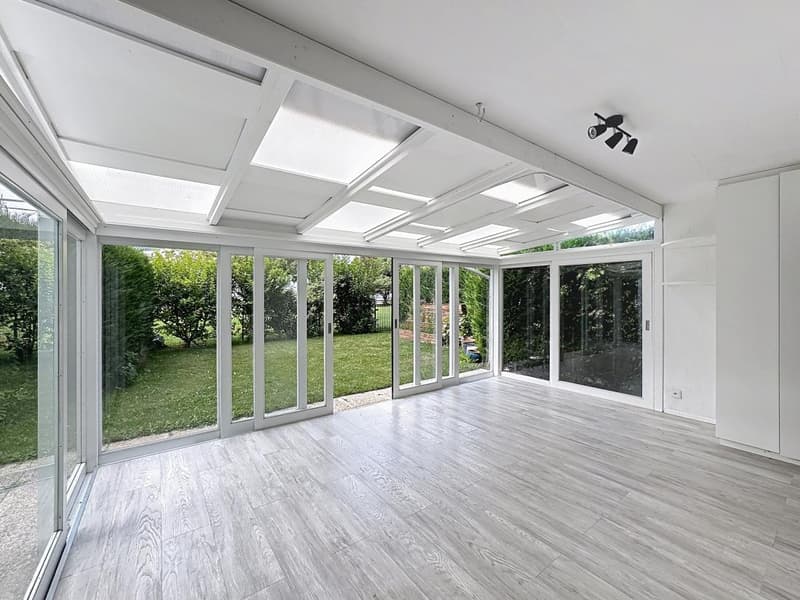 Sion – 2.5-Zimmer-Wohnung im Erdgeschoss mit privater Wiese und Garage-Box, nahe der Innenstadt (4)