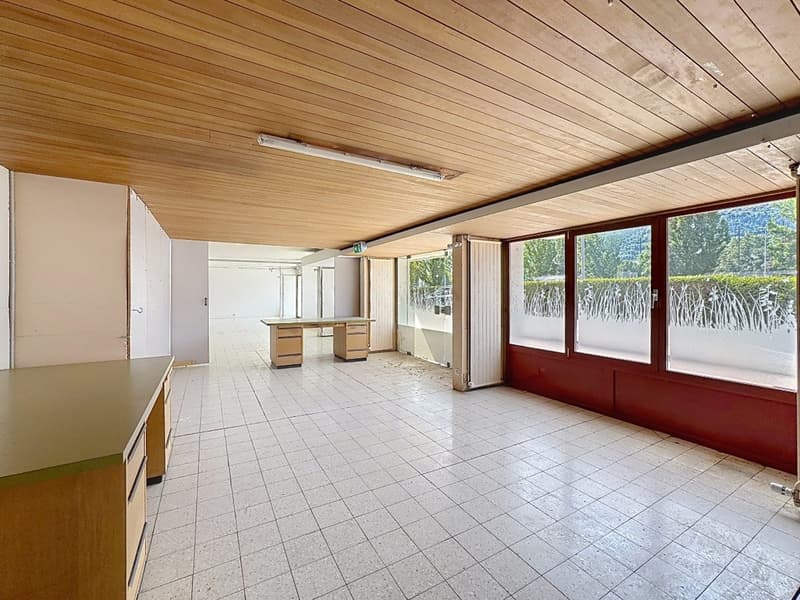 Sion, city center: 230 m² commercial space with great potential for renovation (4)