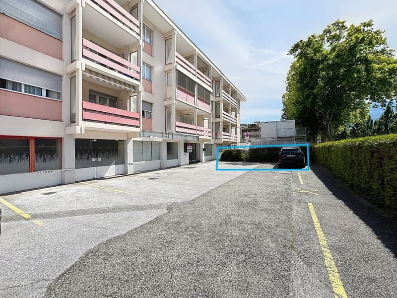 Sion, city center: 230 m² commercial space with great potential for renovation (8)
