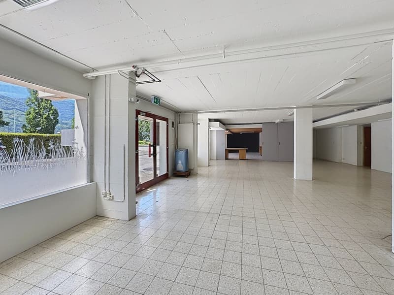 Sion, city center: 230 m² commercial space with great potential for renovation (2)