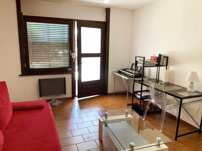 Sierre – Studio con piccolo spazio privato davanti e posto auto incluso all'ingresso della città (2)