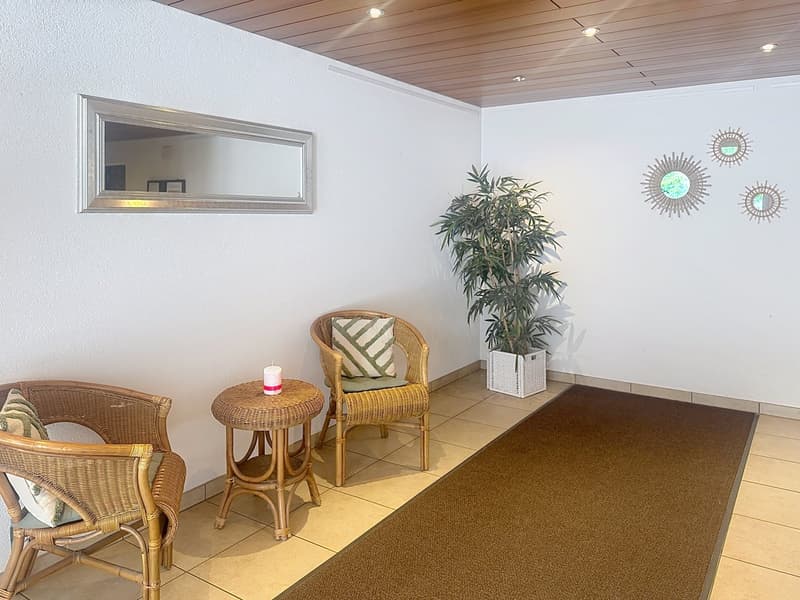 Sion – Appartamento di 2.5 locali al pian terreno con prato privato e garage-box, vicino al centro città (9)