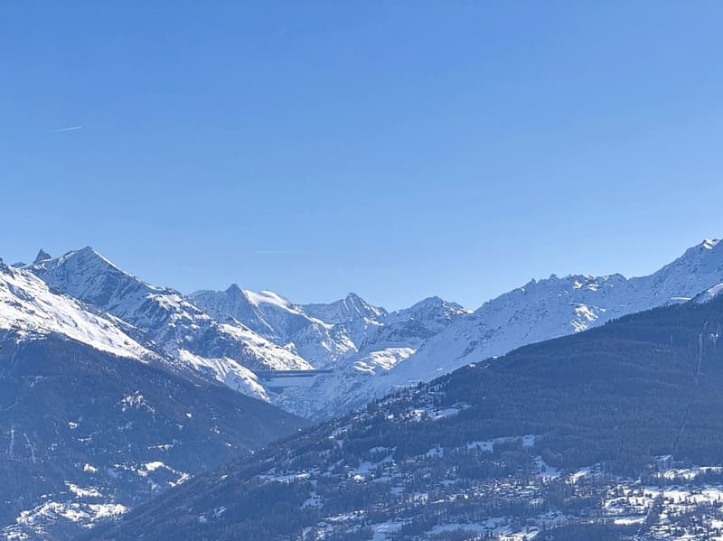 Arbaz, charmante maison de 6.5 pièces de 240 m2, avec places de parc et places couvertes (20)