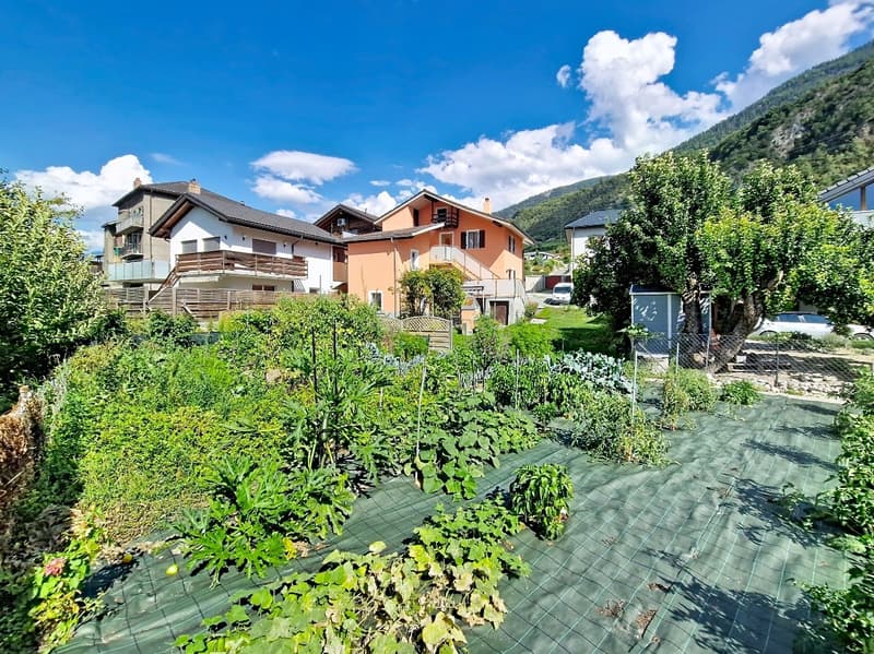 Grône, maison de 4.5 pièces de 151 m2 avec extérieures verdoyant et 2 places de parc (23)