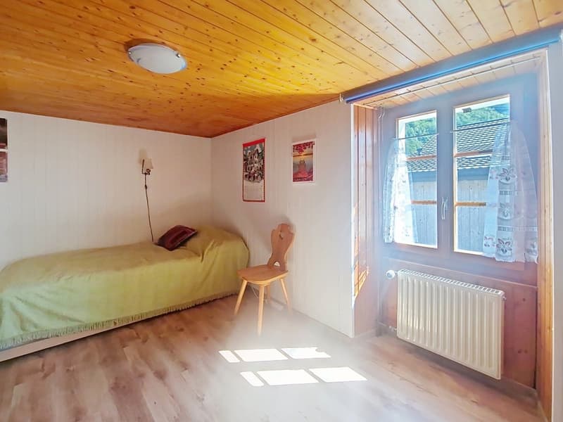 Grône, maison de 4.5 pièces de 151 m2 avec extérieures verdoyant et 2 places de parc (12)