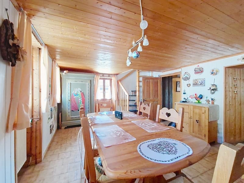 Grône, maison de 4.5 pièces de 151 m2 avec extérieures verdoyant et 2 places de parc (4)