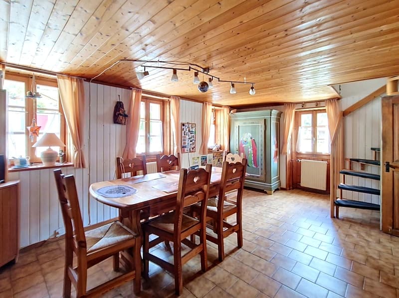 Grône, maison de 4.5 pièces de 151 m2 avec extérieures verdoyant et 2 places de parc (5)