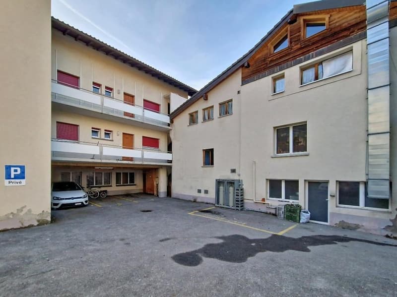 Saxon, lot de 2 immeubles de rendement, 11 appartements, 1 restaurant, 1 commerce, 9 pl. de parc (2)