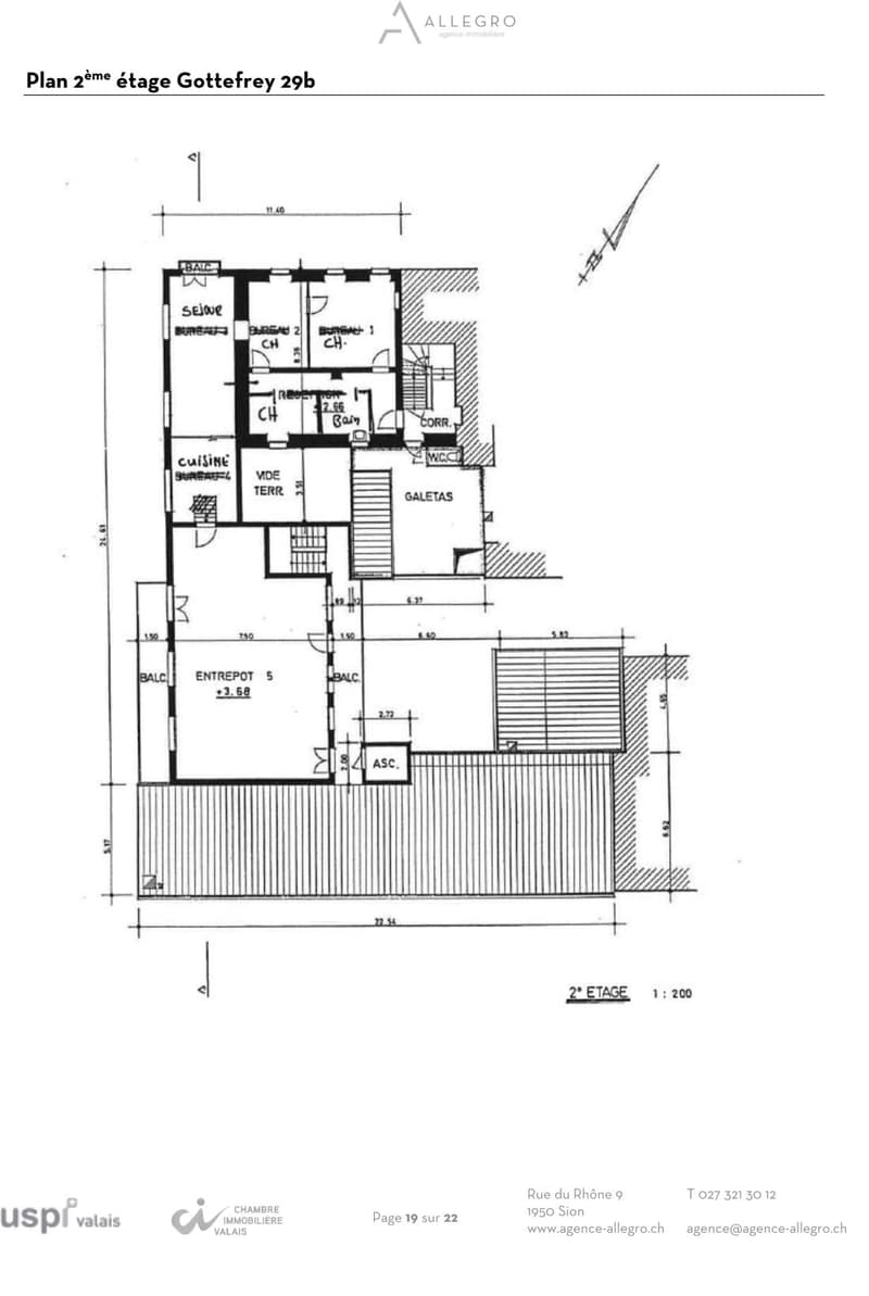 Saxon, lot de 2 immeubles de rendement, 11 appartements, 1 restaurant, 1 commerce, 9 pl. de parc (17)