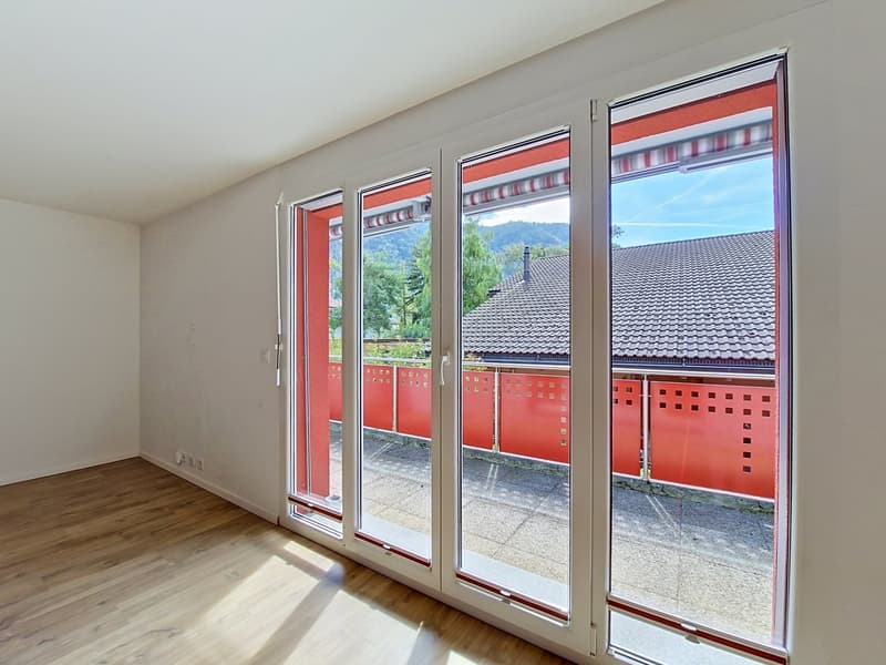 Grône, appartement de 2.5 pièces avec grand balcon et place de parc (3)