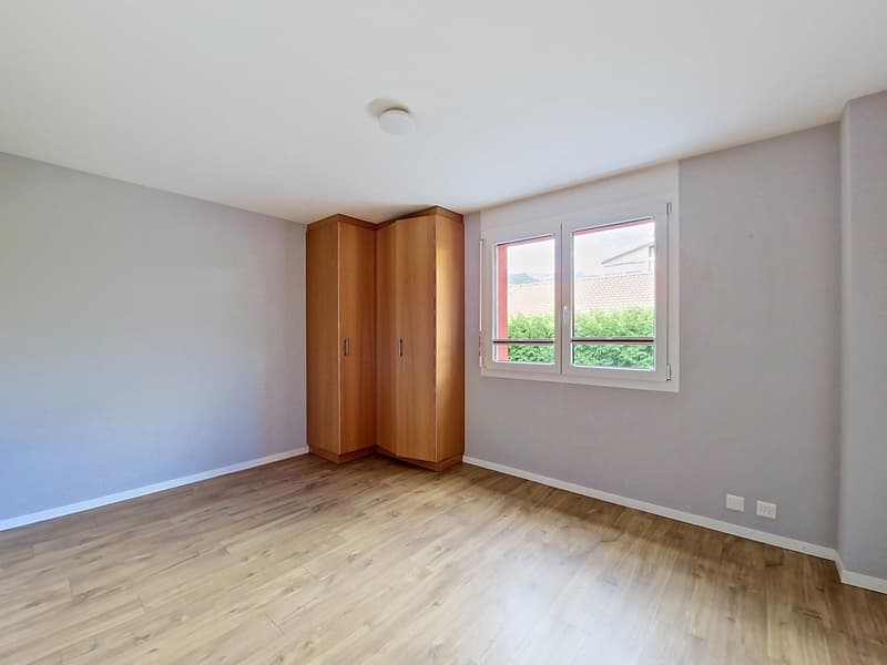 Grône, appartement de 2.5 pièces avec grand balcon et place de parc (11)