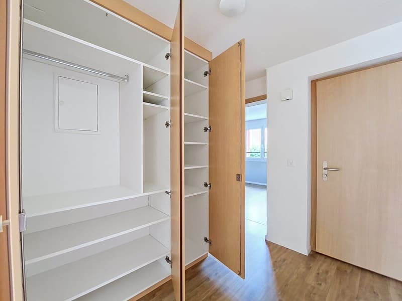 Grône, appartement de 2.5 pièces avec grand balcon et place de parc (9)