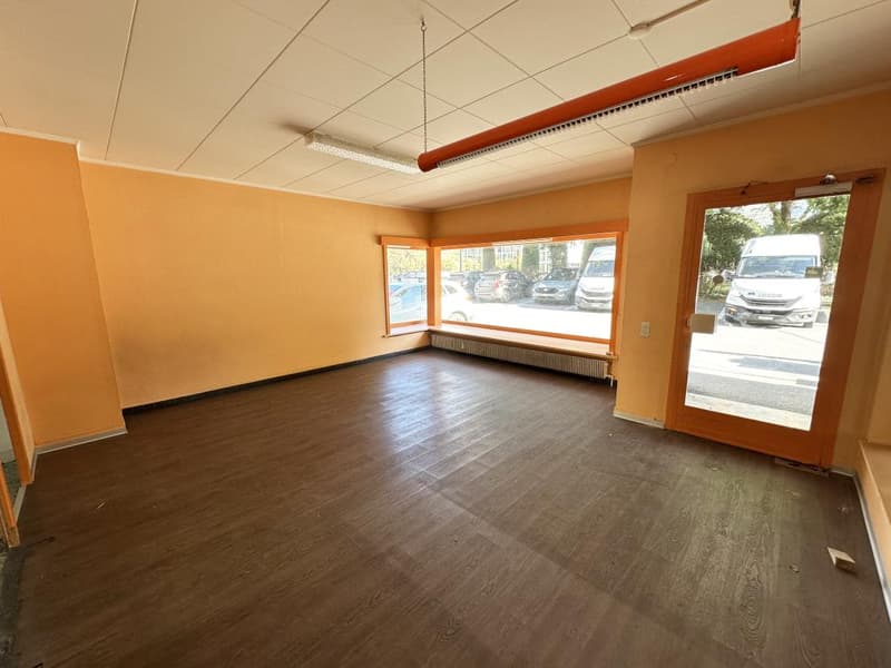 Sierre, local commercial avec sous-sol de 30 m2 aménageable sur demande au cœur de la ville (2)