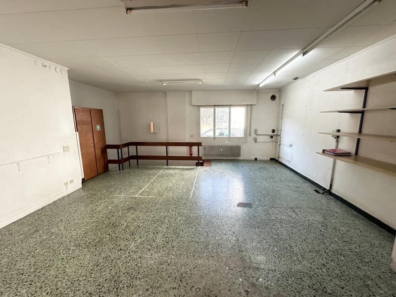 Sierre, local commercial avec sous-sol de 30 m2 aménageable sur demande au cœur de la ville (8)