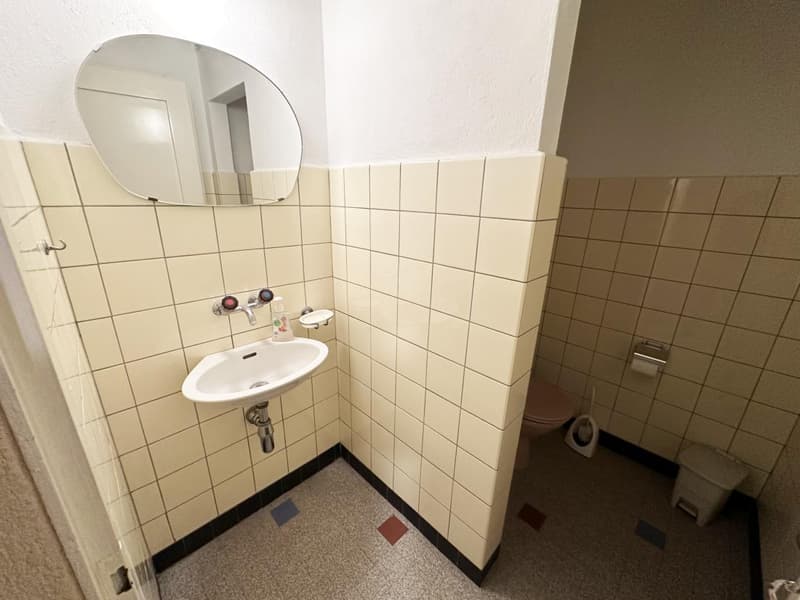 Sierre, local commercial avec sous-sol de 30 m2 aménageable sur demande au cœur de la ville (12)