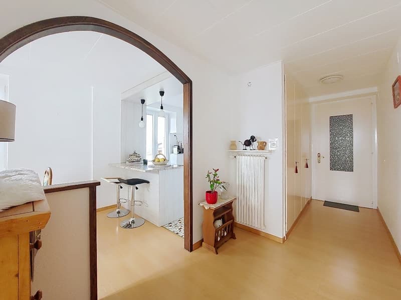 Pramagnon, maison familiale de 230m2 avec pelouse et places de parc extérieures (8)
