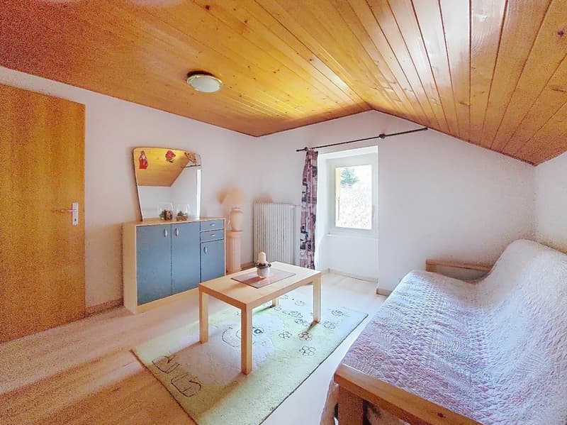 Pramagnon, maison familiale de 230m2 avec pelouse et places de parc extérieures (16)