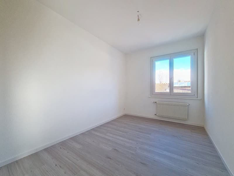 Sion, appartement de 3.5 pièces moderne de 80 m2 avec balcon au sud et place de parc (11)