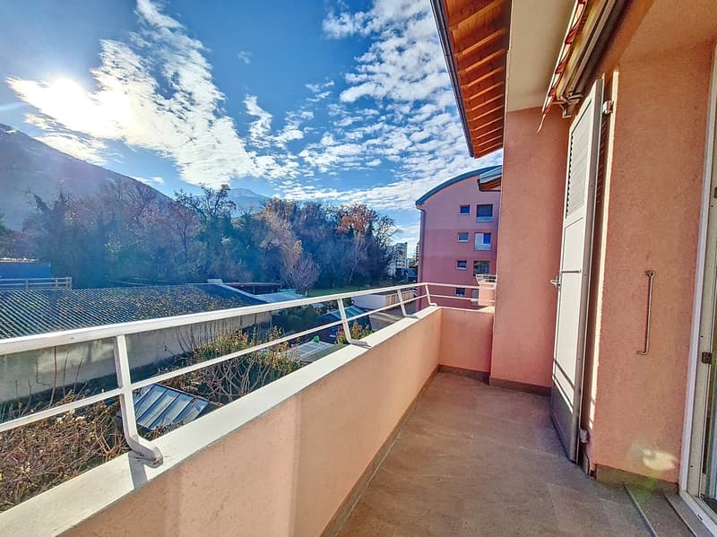 Sion, appartement de 3.5 pièces moderne de 80 m2 avec balcon au sud et place de parc (9)