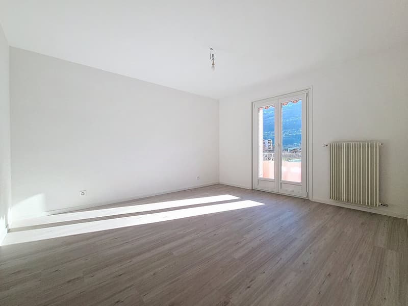 Sion, appartement de 3.5 pièces moderne de 80 m2 avec balcon au sud et place de parc (8)