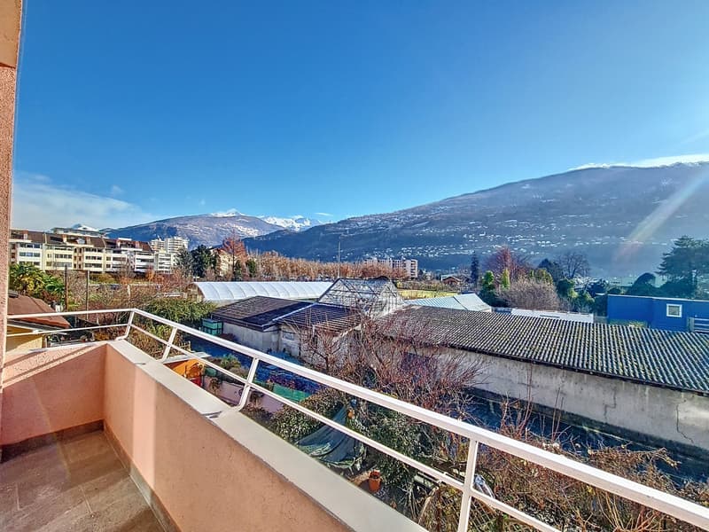 Sion, appartement de 3.5 pièces moderne de 80 m2 avec balcon au sud et place de parc (10)