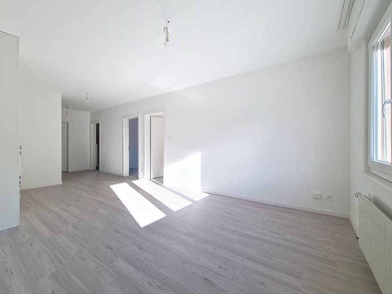 Sion, appartement de 3.5 pièces moderne de 80 m2 avec balcon au sud et place de parc (6)