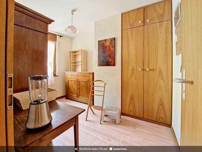 Erde, appartement de 4.5 pièces au centre du village avec 2 places de parc (10)