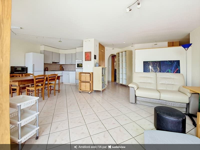 Erde, appartement de 4.5 pièces au centre du village avec 2 places de parc (6)