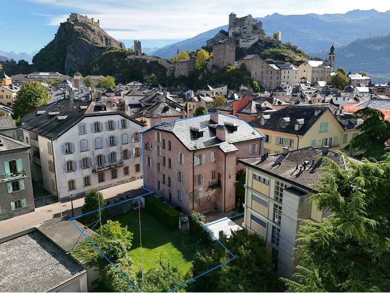 Sion, maison historique au cœur de la vieille ville composé de 5 appartements et 2 bureaux (1)