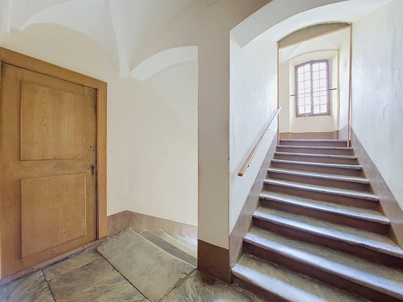 Sion, maison historique au cœur de la vieille ville composé de 5 appartements et 2 bureaux (7)