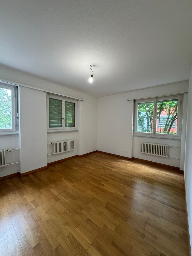 Attraktive 3.5-Zimmerwohnung im Erdgeschoss mit eigenem Gartensitzplatz (8)