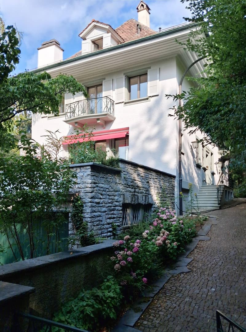 5.5-Zimmer in herrschaftlichem Haus mit grossem Balkon (2)