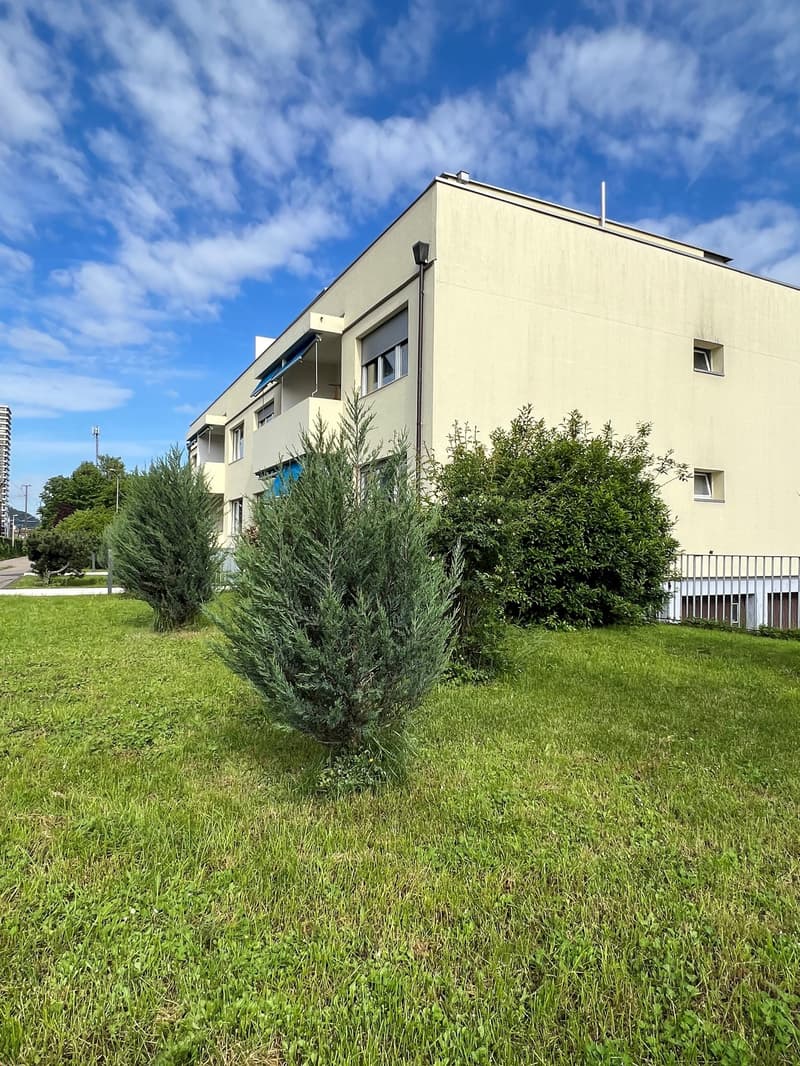 Helle 3.5-Zimmer-Wohnung mit Balkon in Pratteln (2)