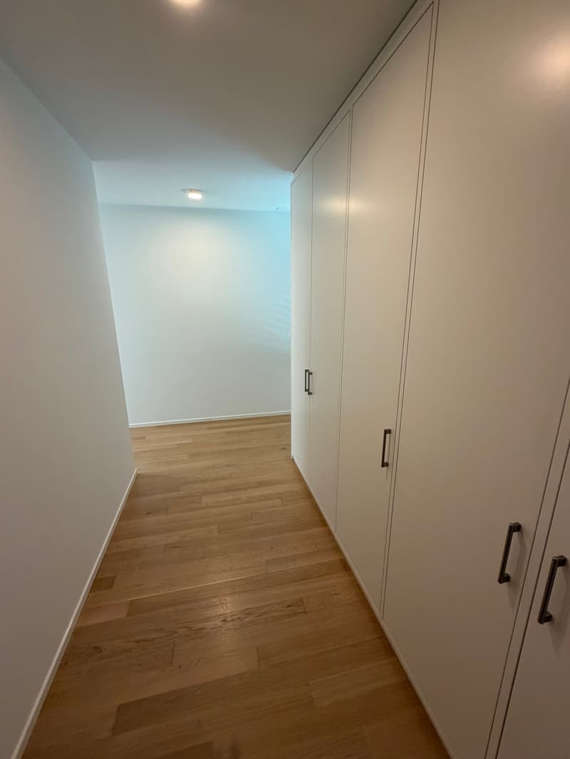 Luxuriöse & barrierefreie 4.5-Zimmer-Wohnung mit eigenem Garten (2)