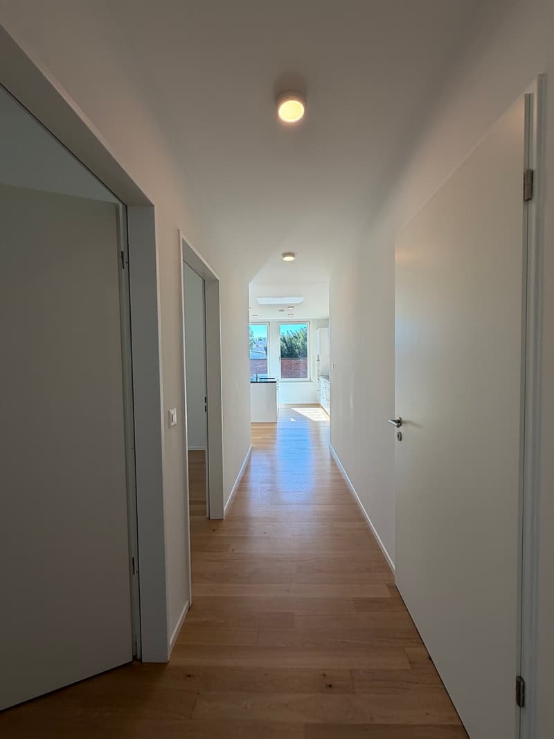 Luxuriöse & barrierefreie 4.5-Zimmer-Wohnung mit eigenem Garten (5)
