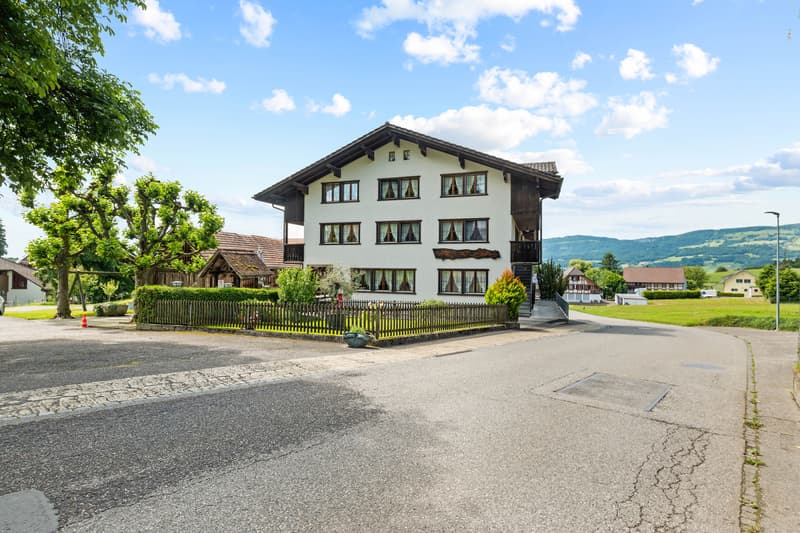 Mehrfamilienhaus mit zusätzlichem Bauland (1)