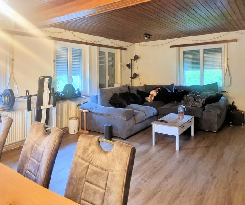 Charmant appartement 3.5 pièces avec grand balcon à Rüschegg Gambach (1)