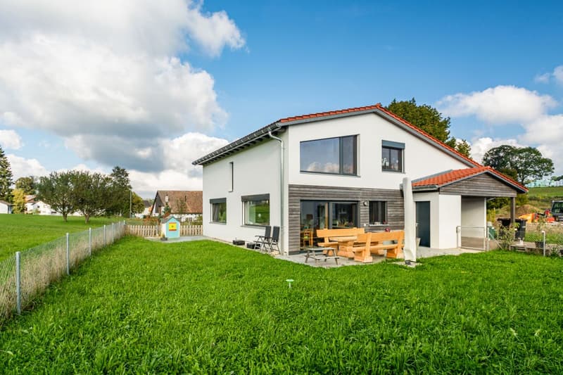Casa individuale nuova in zona tranquilla - con vista libera (5)