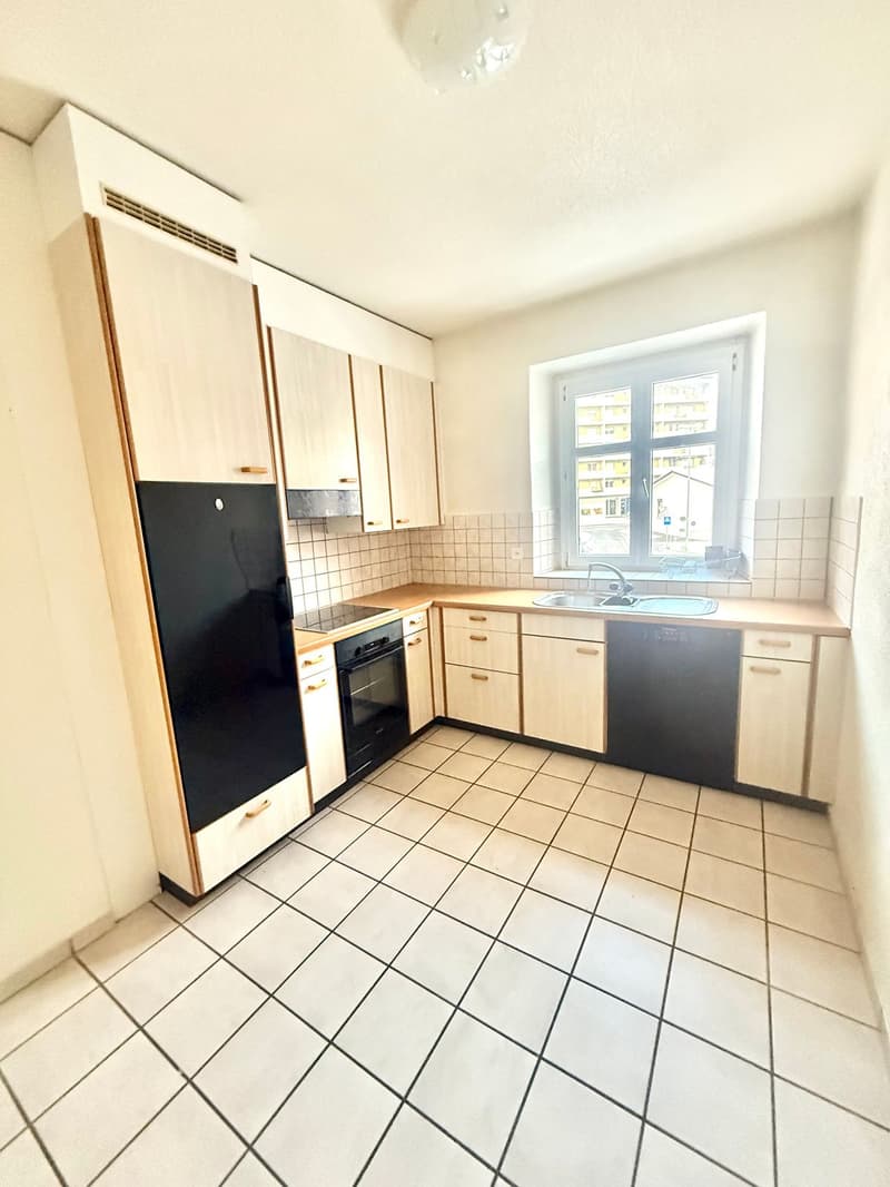 Apartment with 3.5 rooms and balcony (2)