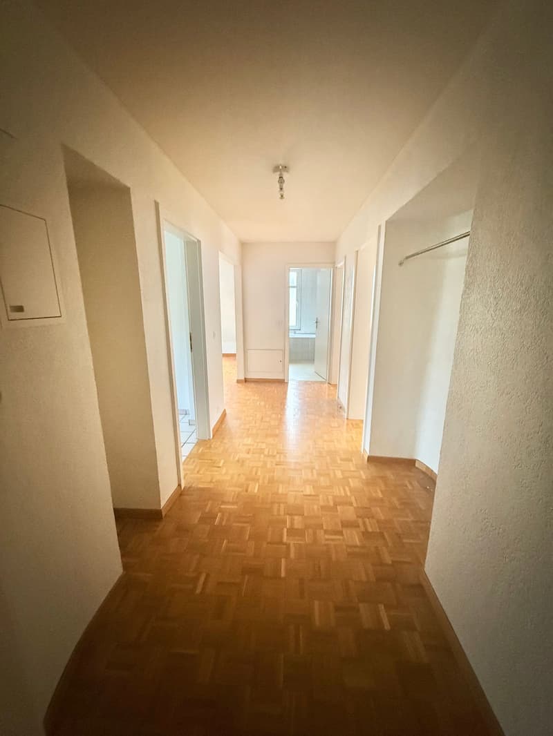 Apartment with 3.5 rooms and balcony (3)