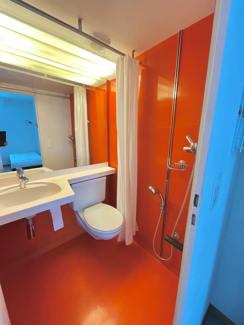 Furnished room with private bathroom (3)