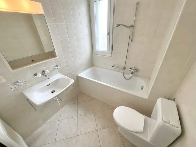 Appartamento di 3.5 locali con balcone e ascensore (2)